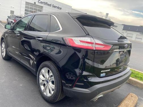 Agate Black 2020 Ford Edge Titanium