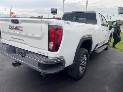 Summit White 2023 GMC Sierra 2500 SLE