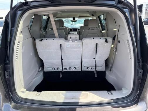 Granite Crystal Clearcoat Metallic 2021 Chrysler Voyager LXI