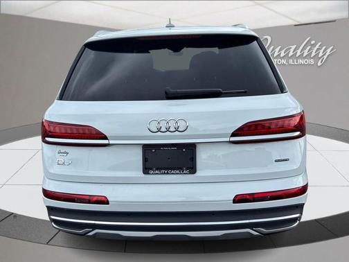 Glacier White Metallic 2024 Audi Q7 45 Premium Plus