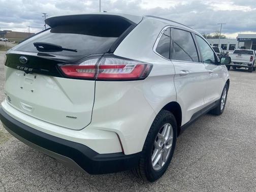 Star White 2022 Ford Edge SEL