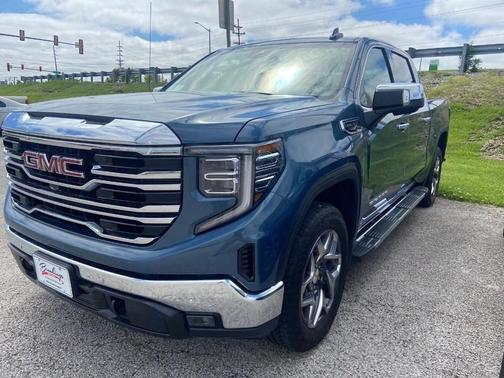 Metallic 2024 GMC Sierra 1500 SLT