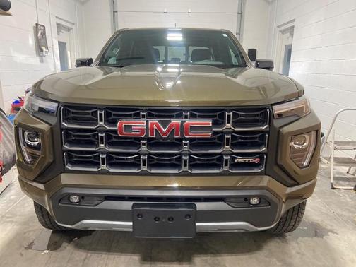 Deep Bronze Metallic 2025 GMC Canyon AT4