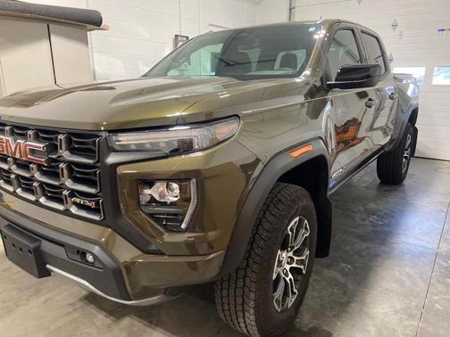 Deep Bronze Metallic 2025 GMC Canyon AT4
