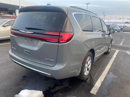 2023 Chrysler Pacifica Limited
