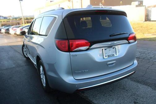 2020 Chrysler Pacifica Touring-L