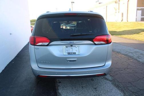 2020 Chrysler Pacifica Touring-L