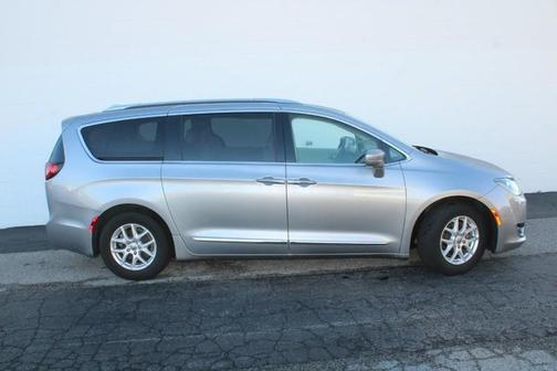 2020 Chrysler Pacifica Touring-L
