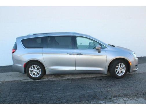 2020 Chrysler Pacifica Touring-L