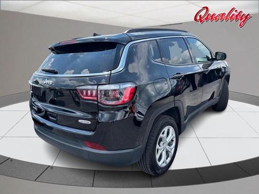 Diamond Black 2024 Jeep Compass Latitude
