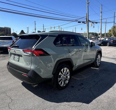 2019 Toyota RAV4 XLE Premium