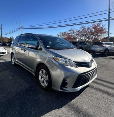 2018 Toyota Sienna SE