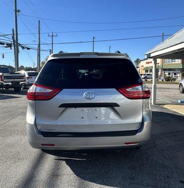 2018 Toyota Sienna SE