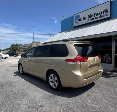 2011 Toyota Sienna LE