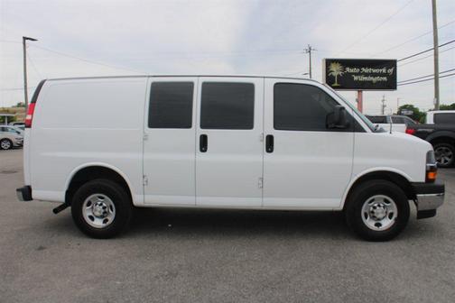 Summit White 2021 Chevrolet Express 2500 LT