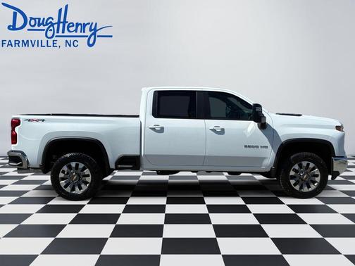 Summit White 2026 Chevrolet Silverado 2500 LT