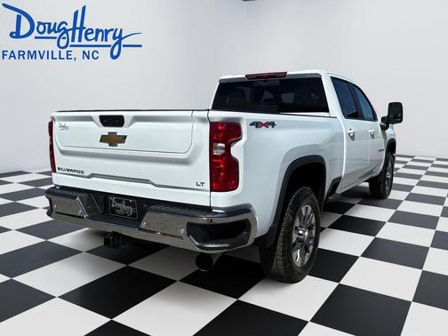 Summit White 2026 Chevrolet Silverado 2500 LT