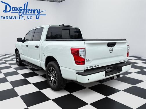 2024 Nissan Titan SV