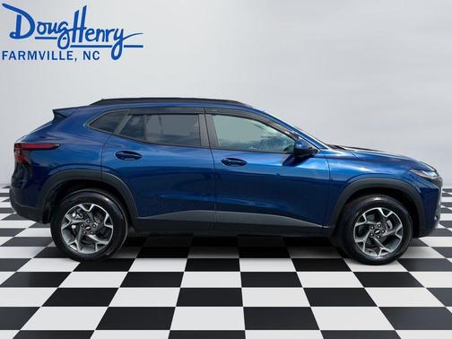 Blue Glow Metallic 2024 Chevrolet Trax LT