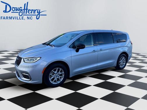 2024 Chrysler Pacifica Touring-L