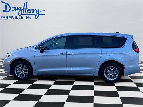 2024 Chrysler Pacifica Touring-L