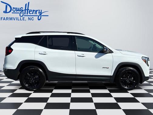 Summit White 2023 GMC Terrain AT4