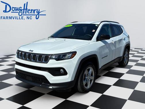 Bright White Clearcoat 2024 Jeep Compass Latitude