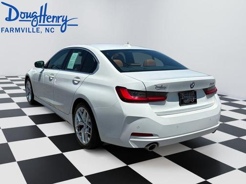 Alpine White 2025 BMW 330 i