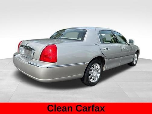 2006 Lincoln Town Car Signature