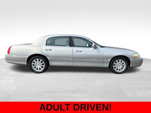 2006 Lincoln Town Car Signature