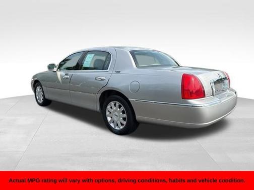 2006 Lincoln Town Car Signature