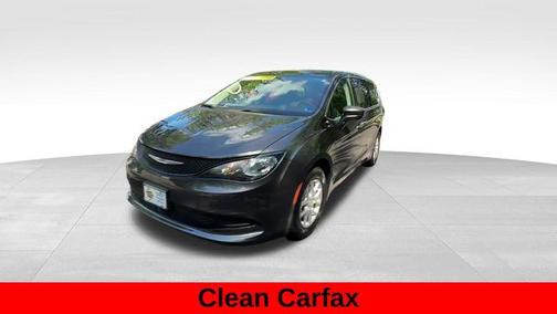 Granite Crystal Metallic Clearcoat 2023 Chrysler Voyager LX
