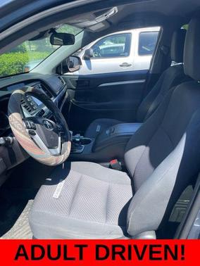 Shoreline Blue Pearl 2019 Toyota Highlander LE