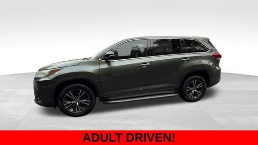 2019 Toyota Highlander LE I4