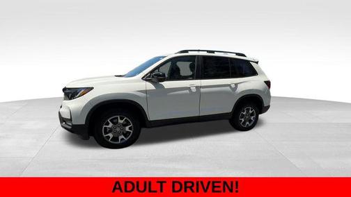 Platinum White Pearl 2023 Honda Passport AWD TrailSport