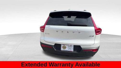 2023 Volvo XC40 B5 Ultimate Dark Theme