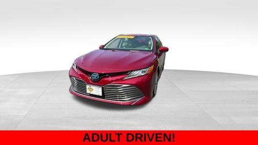 2020 Toyota Camry Hybrid XLE