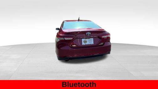 2020 Toyota Camry Hybrid XLE