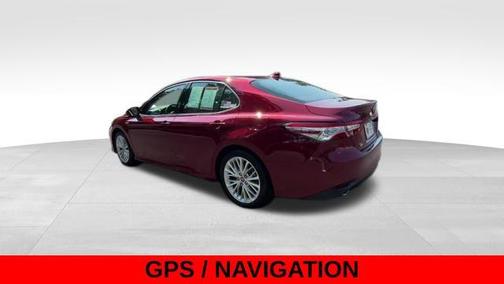 2020 Toyota Camry Hybrid XLE