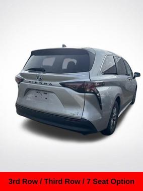 2023 Toyota Sienna LE