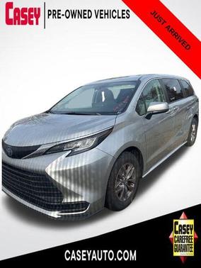 2023 Toyota Sienna LE