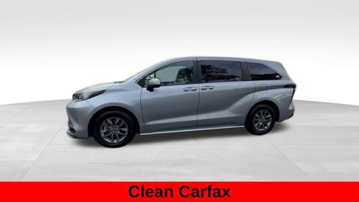 2023 Toyota Sienna LE