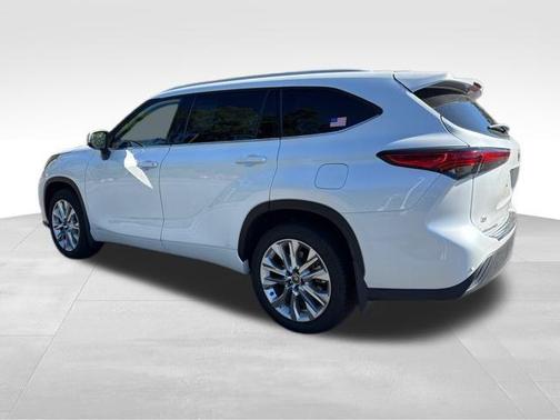 2022 Toyota Highlander Hybrid Limited