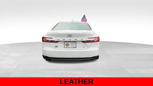 Ice Cap 2026 Toyota Camry SE
