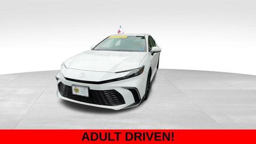 Ice Cap 2026 Toyota Camry SE