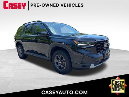 Crystal Black Pearl 2025 Honda Pilot TrailSport