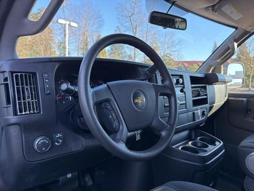 2022 Chevrolet Express 2500 RWD 2500 Regular Wheelbase WT