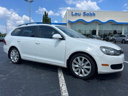 Candy White 2013 Volkswagen Jetta SportWagen TDI