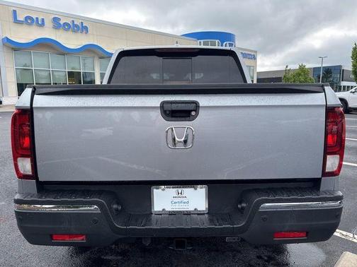Lunar Silver Metallic 2017 Honda Ridgeline RTL-E