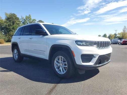 2024 Jeep Grand Cherokee Laredo